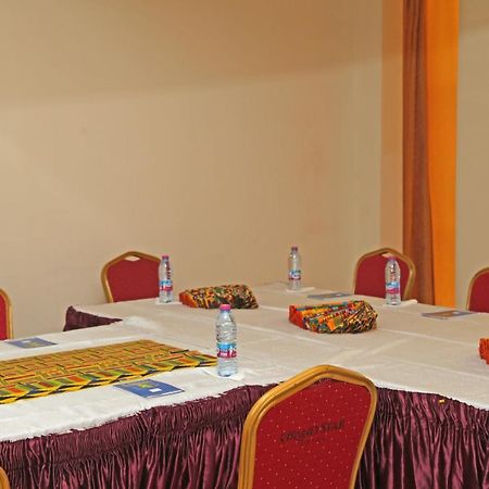 Grand Star Hotel North Legon Extérieur photo