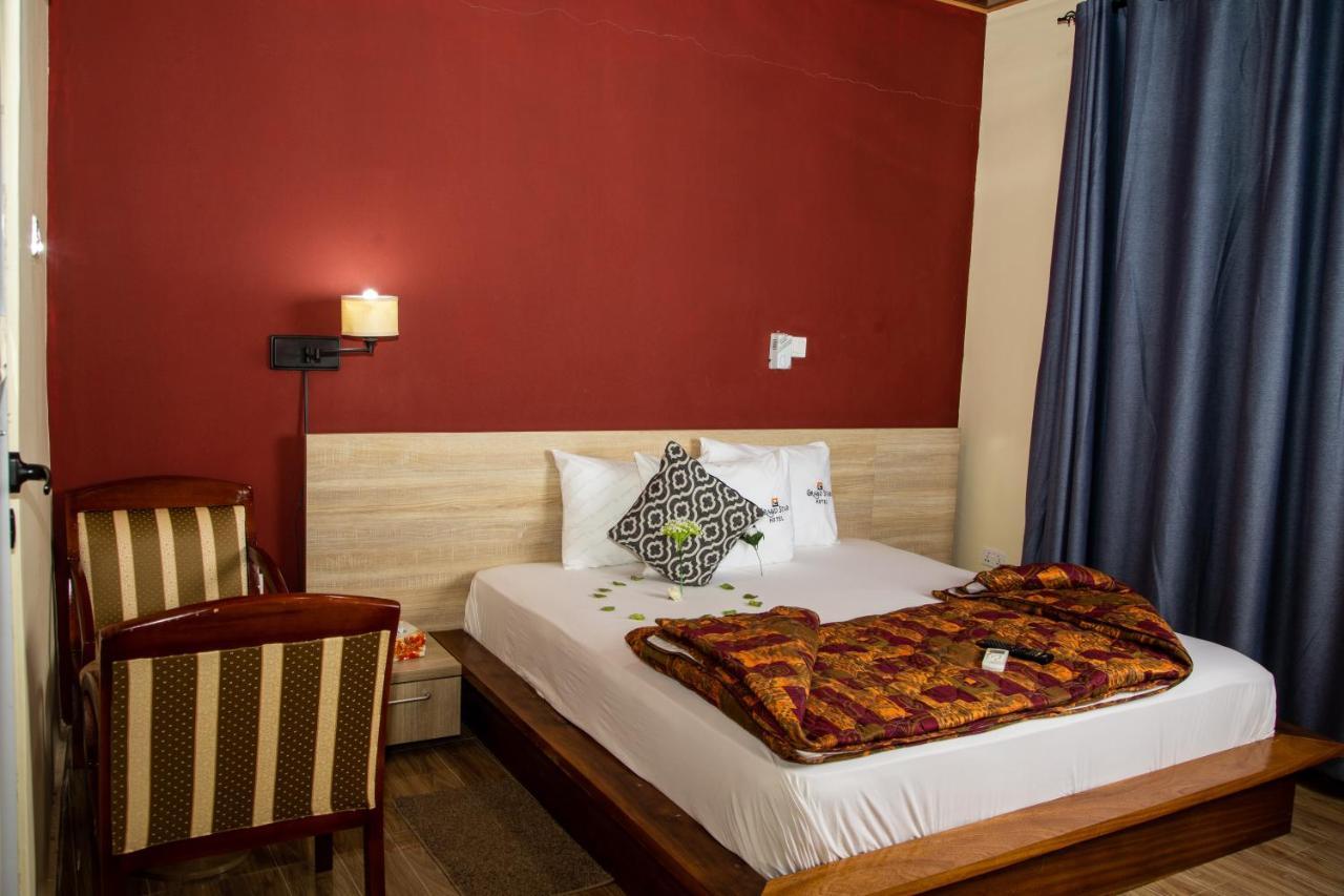 Grand Star Hotel North Legon Extérieur photo