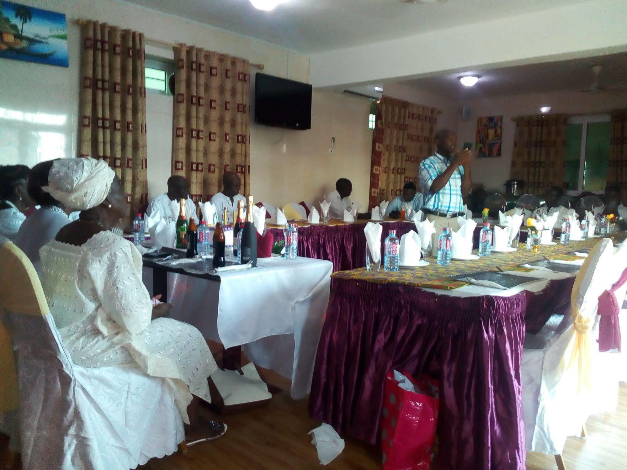 Grand Star Hotel North Legon Extérieur photo