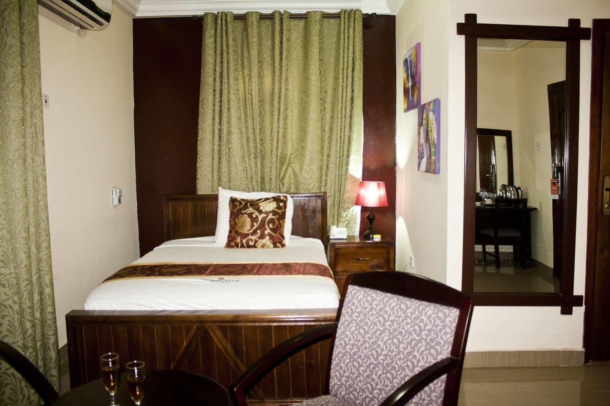 Grand Star Hotel North Legon Extérieur photo
