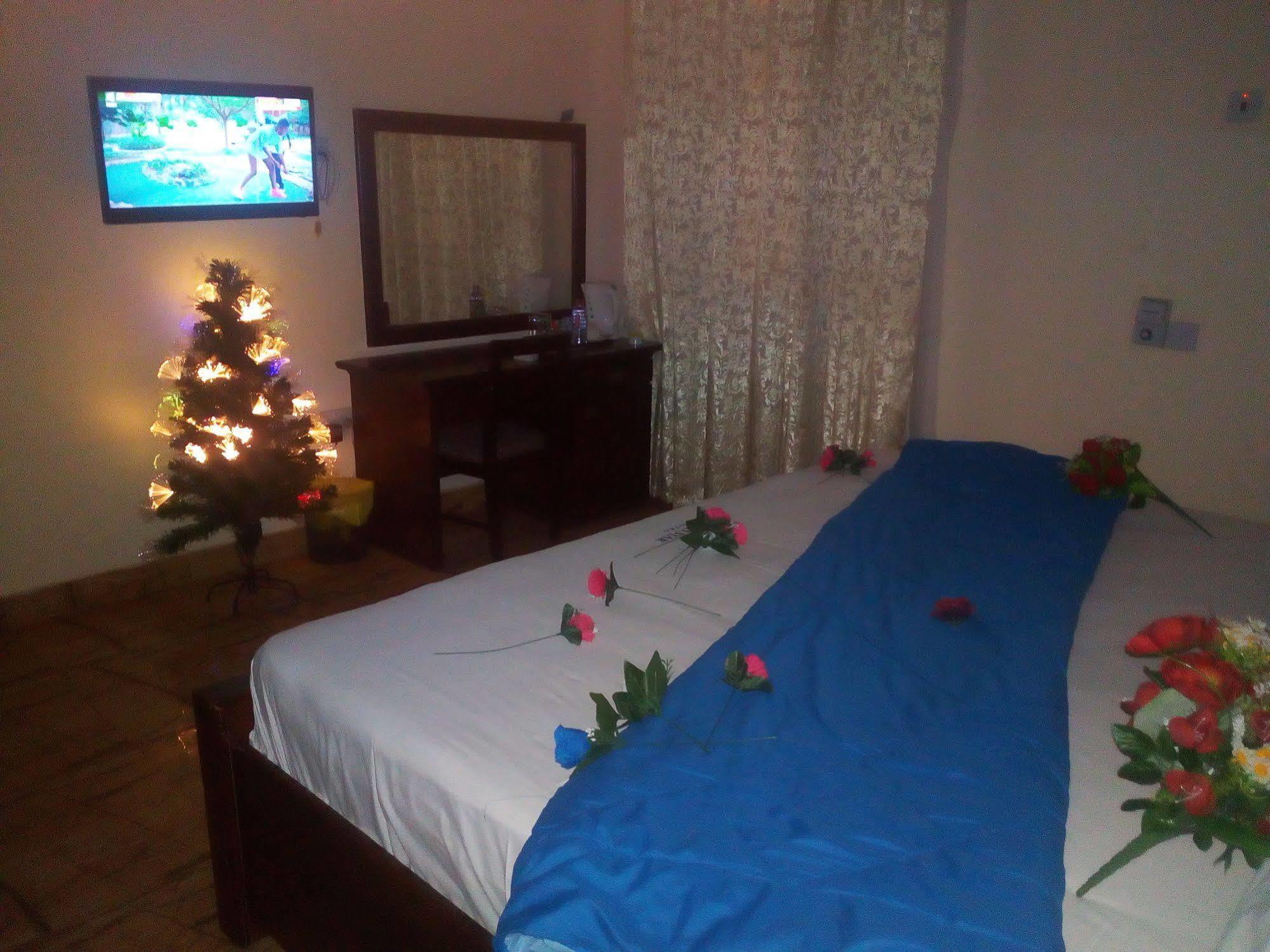Grand Star Hotel North Legon Extérieur photo