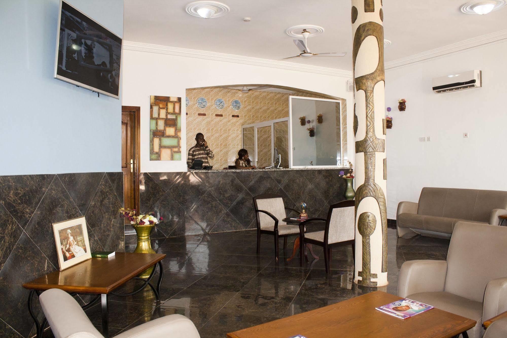 Grand Star Hotel North Legon Extérieur photo