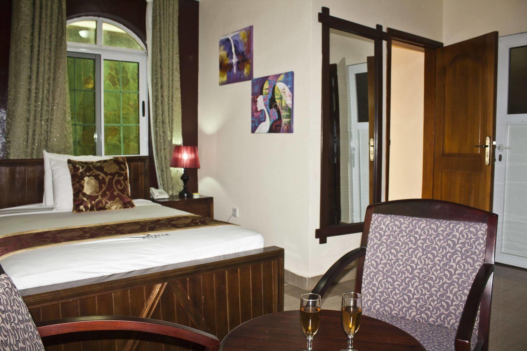 Grand Star Hotel North Legon Extérieur photo